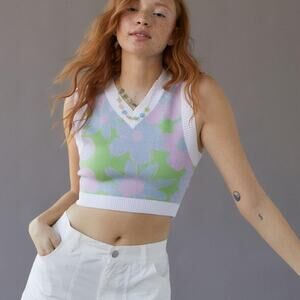 Urban Outfitters sz Medium Randi Shrunken Sweater Vest Pink Green Floral Preppy